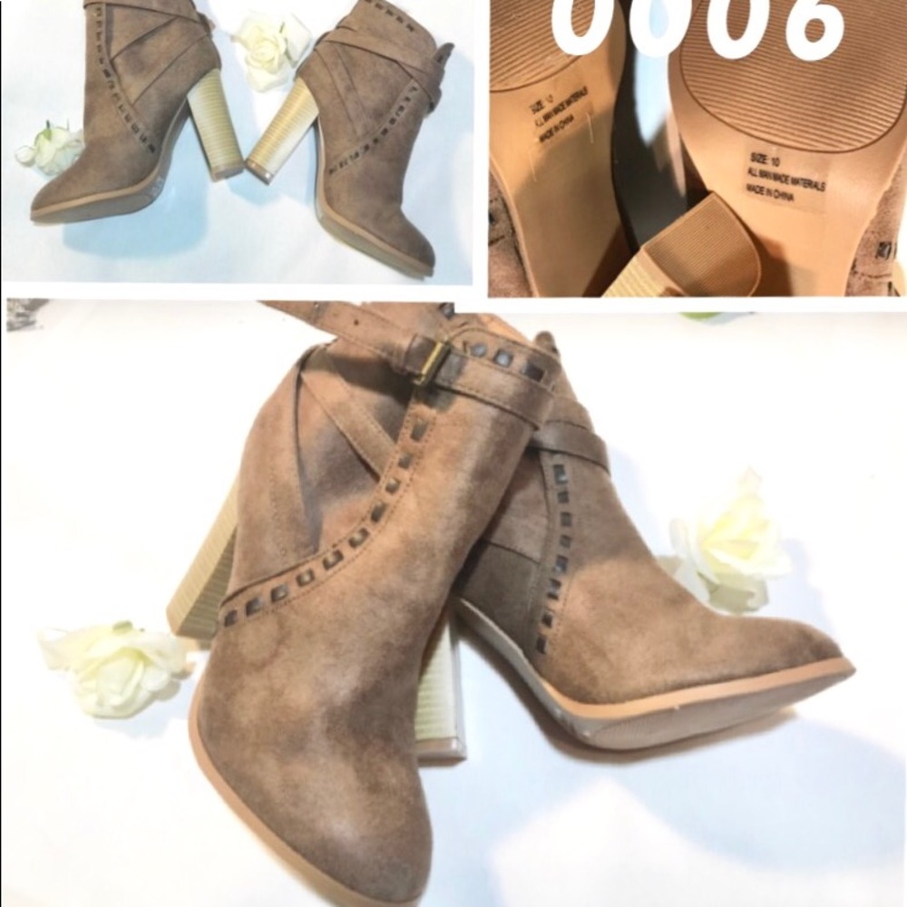 Size 10 suede Venus booties nwot